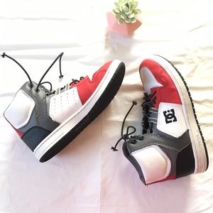 DC Shoes Size 3 Youth